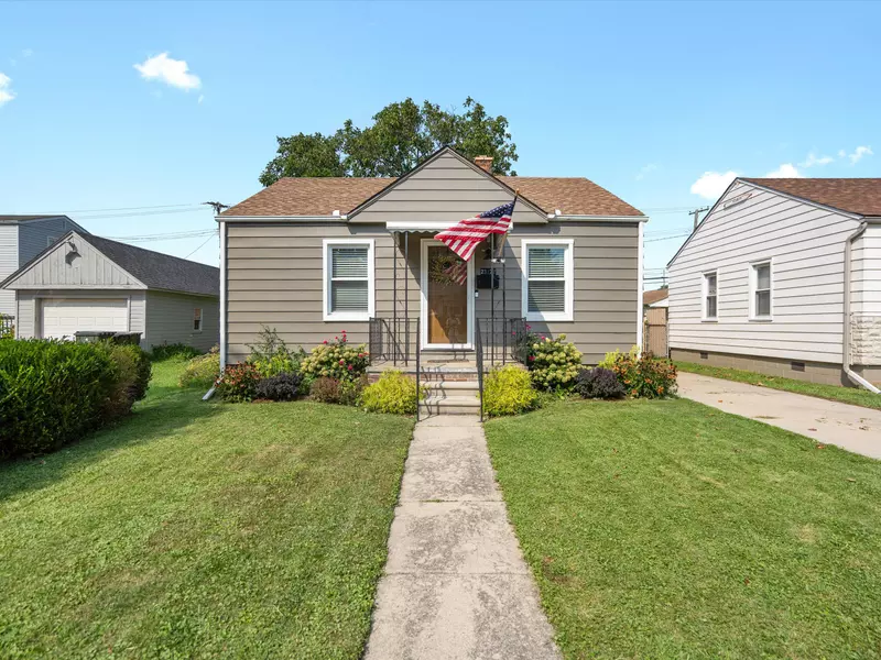 23121 DOREMUS Street, Saint Clair Shores, MI 48080 2751