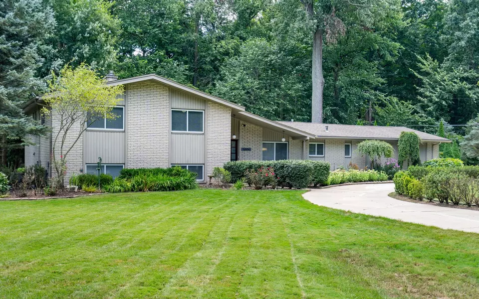 32950 BELL VINE Trail, Beverly Hills, MI 48025 2657