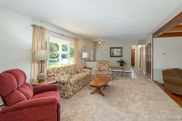 Corunna, MI 48817 1217,642 CRESTVIEW Drive