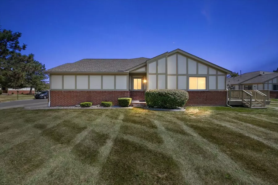 41850 BROOKVIEW Lane, Clinton Township, MI 48038 2120