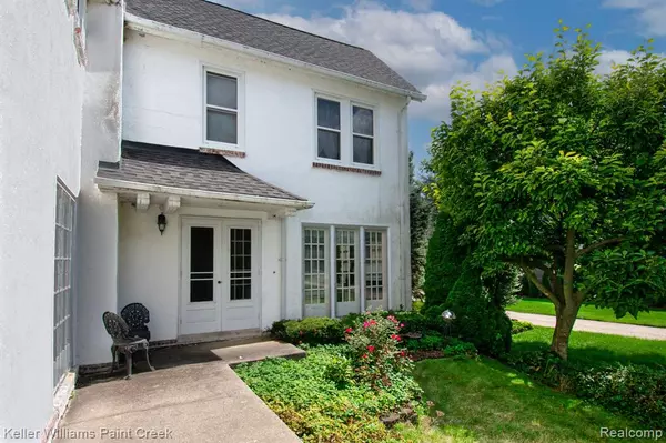 Saint Clair Shores, MI 48082 1176,33300 JEFFERSON Avenue