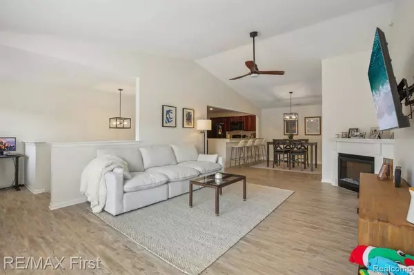 Harrison Twp, MI 48045 6514,26977 CARRINGTON