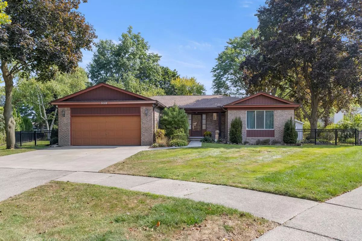 Troy, MI 48083 5618,3648 BELLOWS Drive