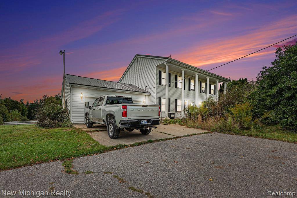 Clyde, MI 48049 2002,5155 CARRIGAN Road