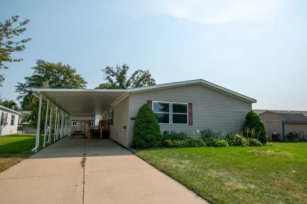 43792 Eureka Dr, Clinton Township, MI 48036