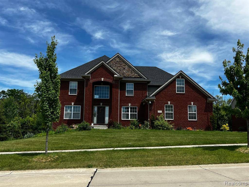 South Lyon, MI 48178 7098,24110 ENCLAVE Drive