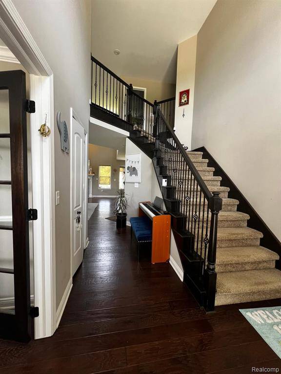 South Lyon, MI 48178 7098,24110 ENCLAVE Drive