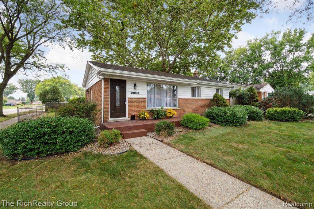 31511 SAINT MARTINS Street, Livonia, MI 48152 1593