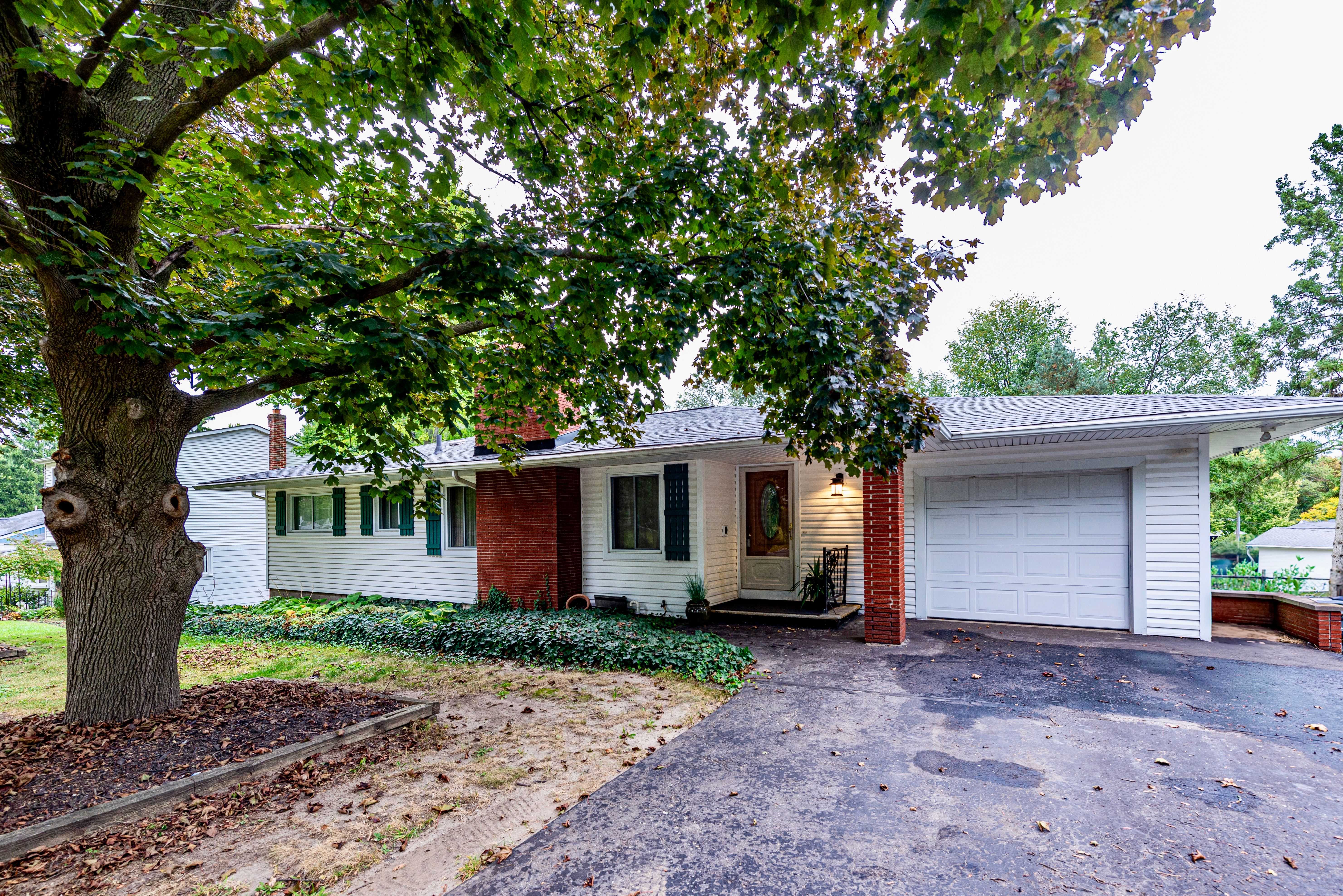 275 JUNIPER Street, Auburn Hills, MI 48326 3237