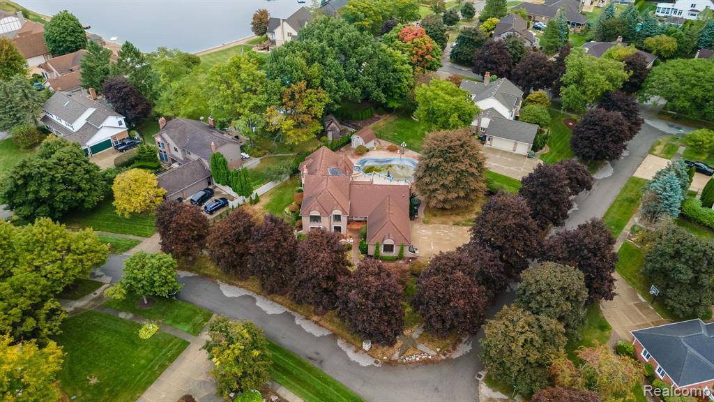 Shelby Twp, MI 48315 1519,54460 MICHELE Lane