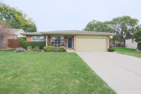 35946 FOOTHILL Drive, Sterling Heights, MI 48312 4358