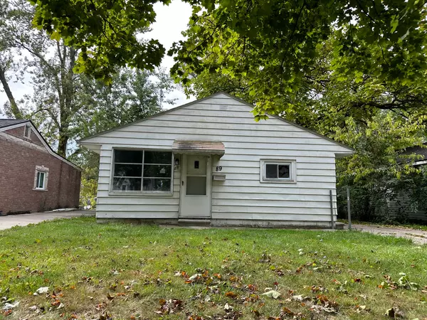 89 W HOPKINS Avenue, Pontiac, MI 48340 1819