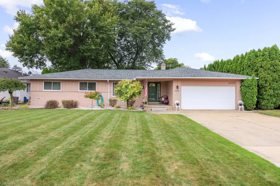 38235 SANTA ANNA Street, Clinton Township, MI 48036 1794