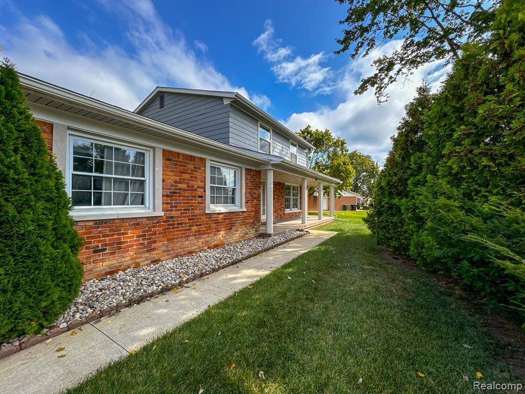 Farmington Hills, MI 48334 5306,27220 Arden Park Circle