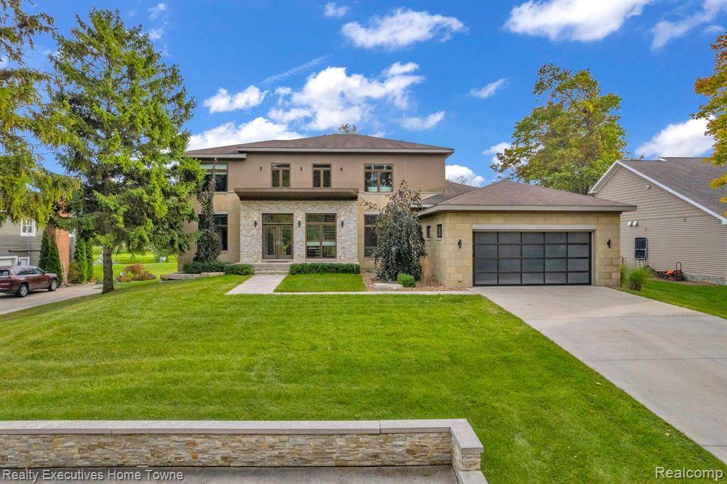 2633 FAIRWAY Lane, Fort Gratiot, MI 48059 3914