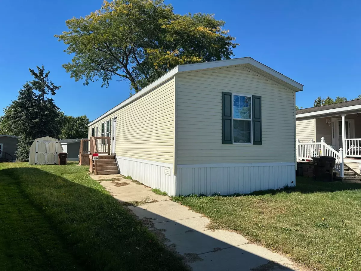 Howell, MI 48843,11 W LeGrand Street