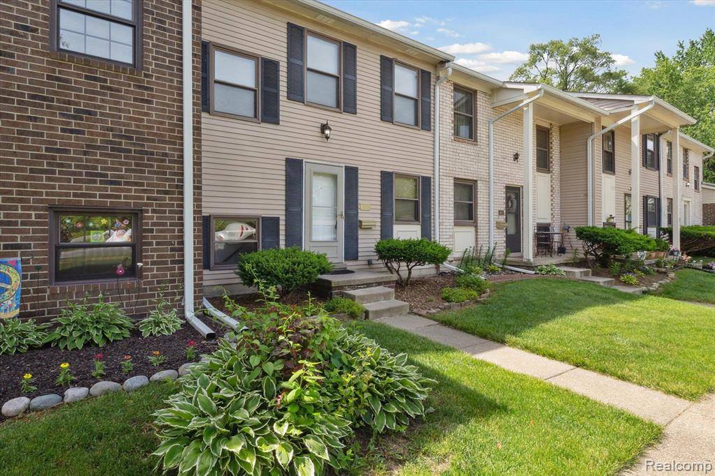 8312 LAKEVIEW Drive,  Ypsilanti,  MI 48198 3628