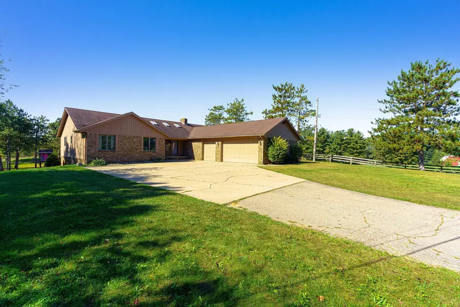 6575 RIDGEWOOD Road, Clarkston, MI 48346 1024