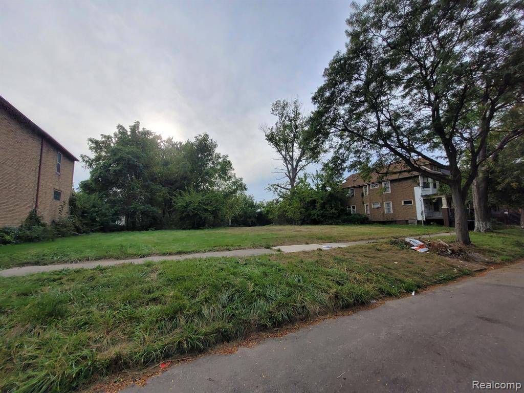 2537 CANTON Street, Detroit, MI 48207 3539