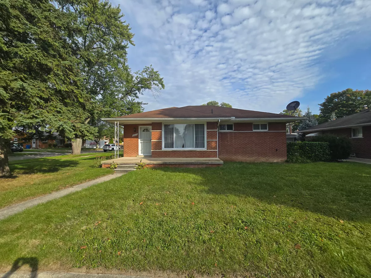 Dearborn Heights, MI 48127 1357,24650 BELTON Lane