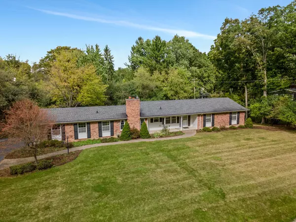 Bloomfield Hills, MI 48301 3534,7434 LINDENMERE Drive