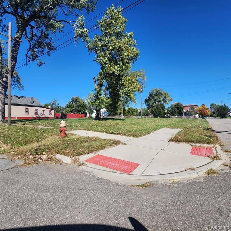 2700 HURON Street, Detroit, MI 48216 1131