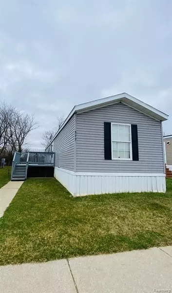 577 Delaware, Belleville, MI 48111