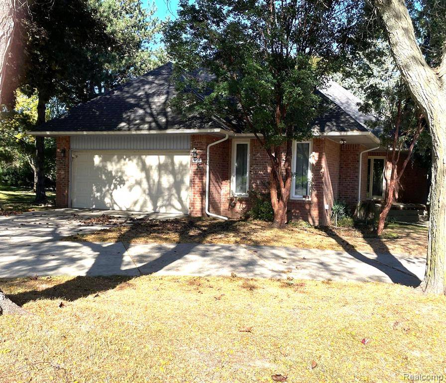 610 Augusta Drive, Rochester Hills, MI 48309 1530