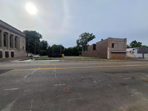 Detroit, MI 48214 1844,8200 MACK Avenue