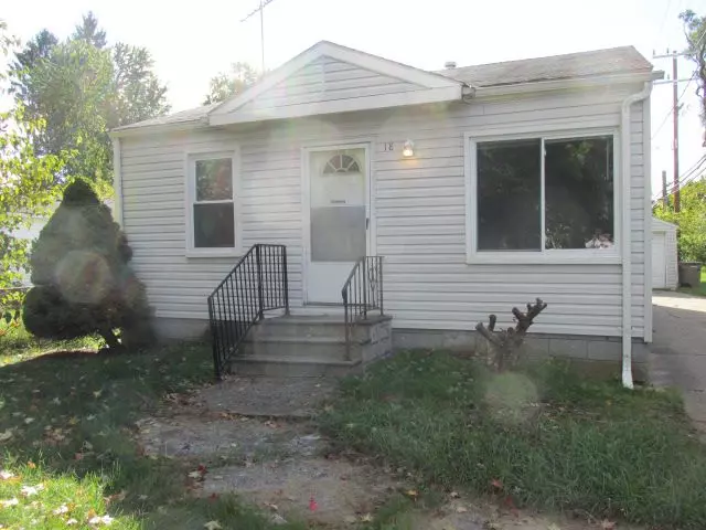 18 E FAIRMOUNT Avenue, Pontiac, MI 48340 2726