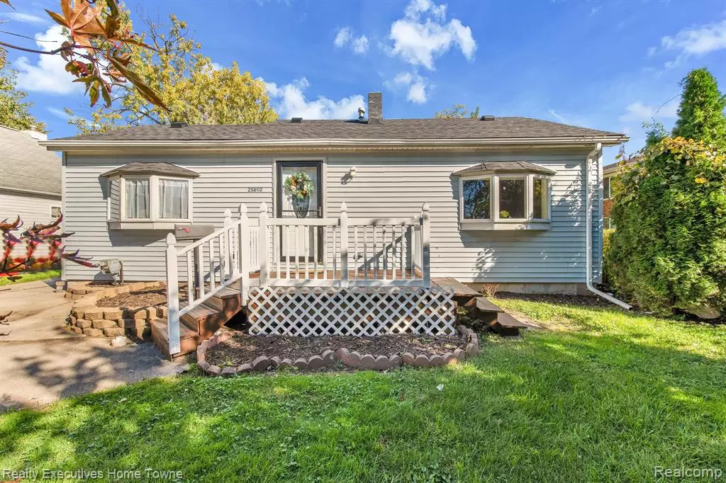 Roseville, MI 48066 3815,25602 LAWN Street