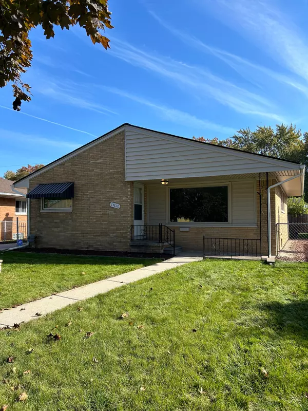 24820 CULVER Street, Saint Clair Shores, MI 48080 3125