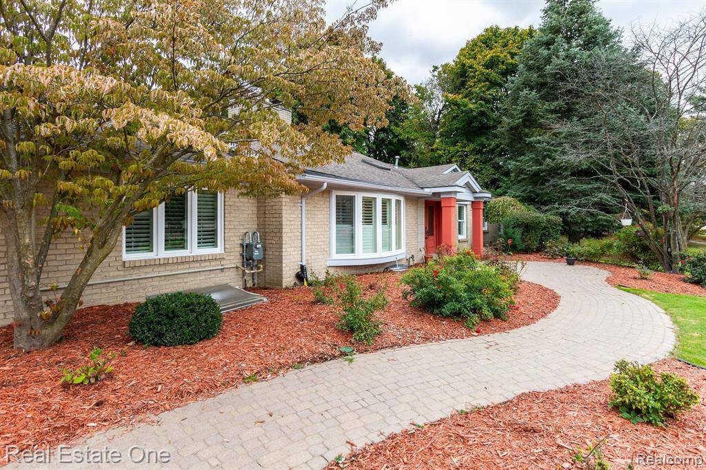 4345 PINE TREE Trail, Bloomfield Hills, MI 48302 1859
