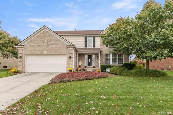 Canton, MI 48188 2173,4241 SHERWOOD Circle