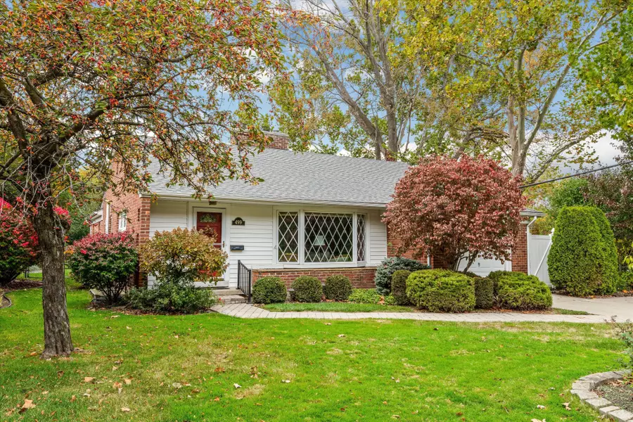 499 Chalfonte Avenue, Grosse Pointe Farms, MI 48236 2939