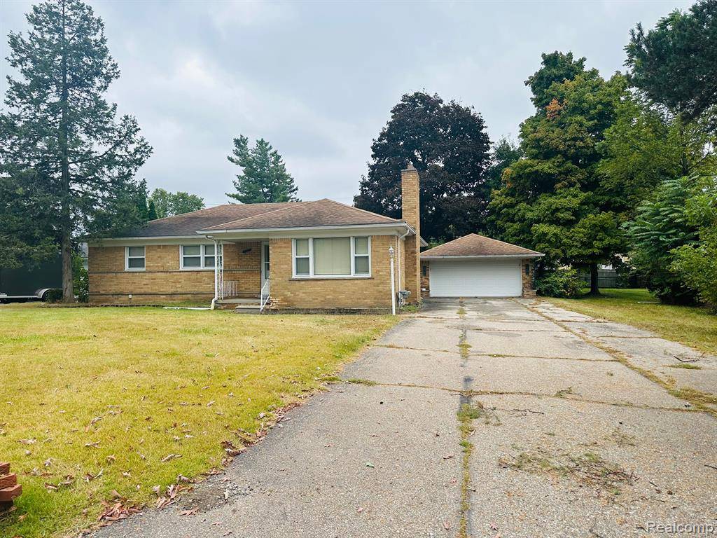 West Bloomfield, MI 48324 1837,2230 MIDDLEBELT Road