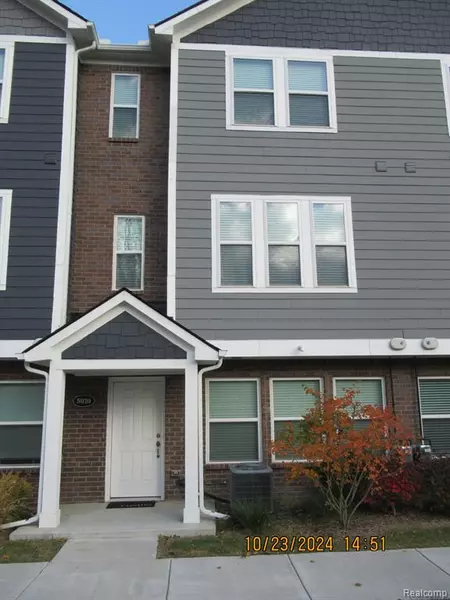 5919 STELLA, Troy, MI 48085 4115