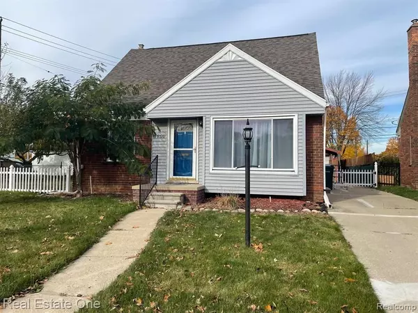 1950 WALNUT Street, Dearborn, MI 48124 4028