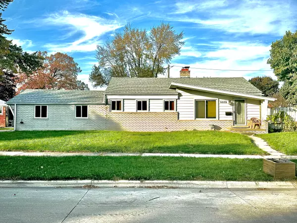 5035 LYONS Circle, Warren, MI 48092 1720