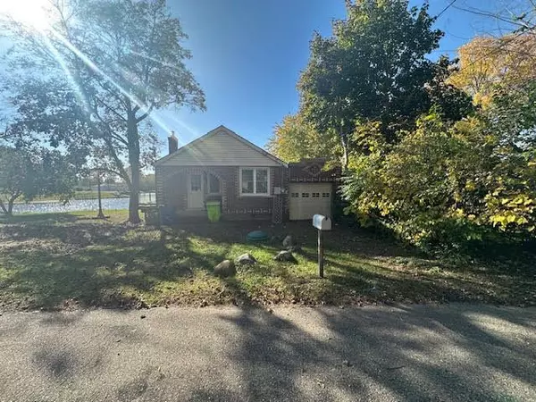 2093 HAMPTON Street,  White Lake,  MI 48386 1537