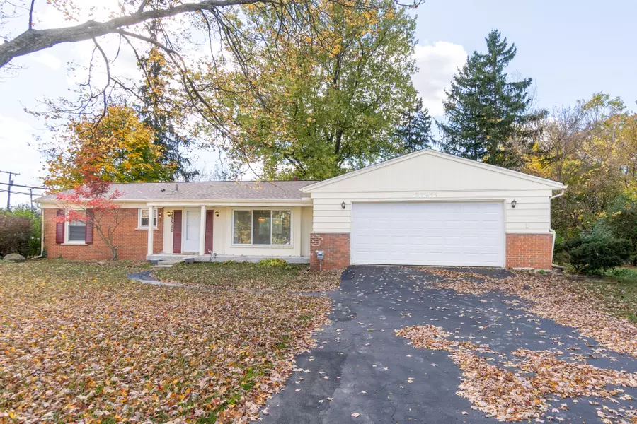 27911 KENDALLWOOD Drive, Farmington Hills, MI 48334 3451