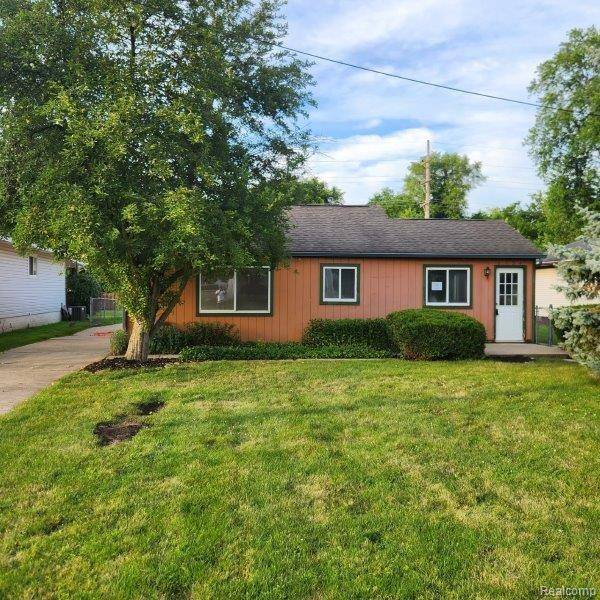 6354 SALINE Drive, Waterford, MI 48329 1374