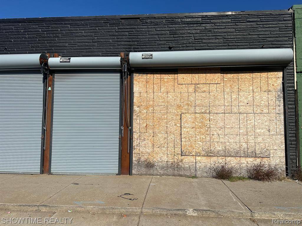 Detroit, MI 48235 3045,17500 W 7 MILE Road