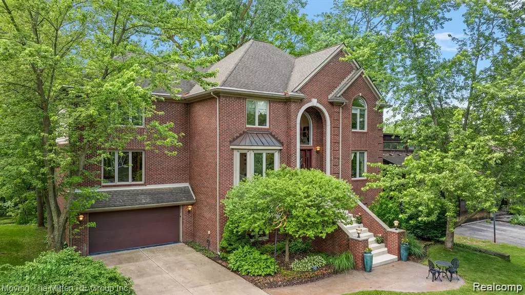 5750 SUNNYCREST Drive, West Bloomfield, MI 48323 3869