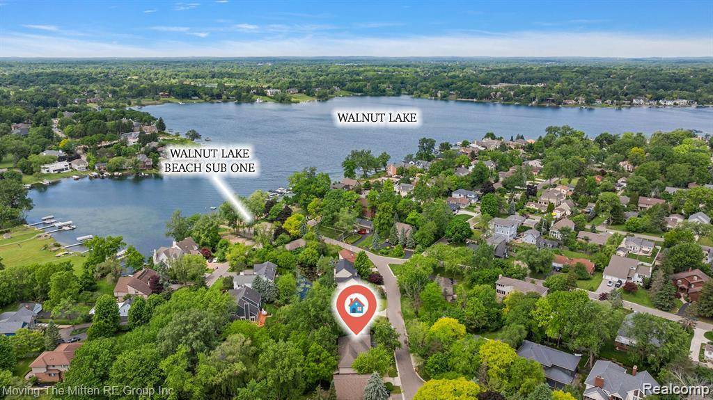 West Bloomfield, MI 48323 3869,5750 SUNNYCREST Drive