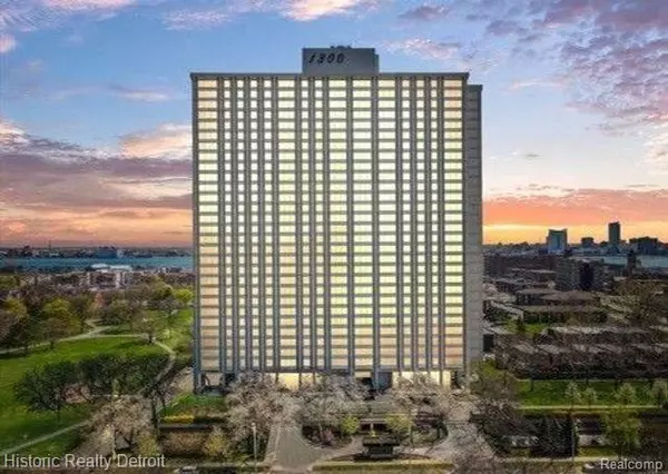 1300 E LAFAYETTE Street, Detroit, MI 48207 2905