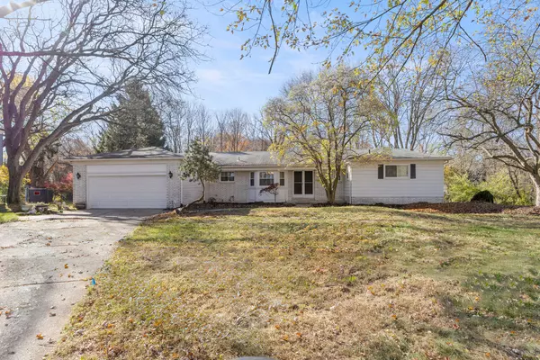 25337 BRIARWYKE Drive, Farmington Hills, MI 48336 1654