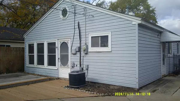 Wayne, MI 48184 2422,34815 PHYLLIS Street