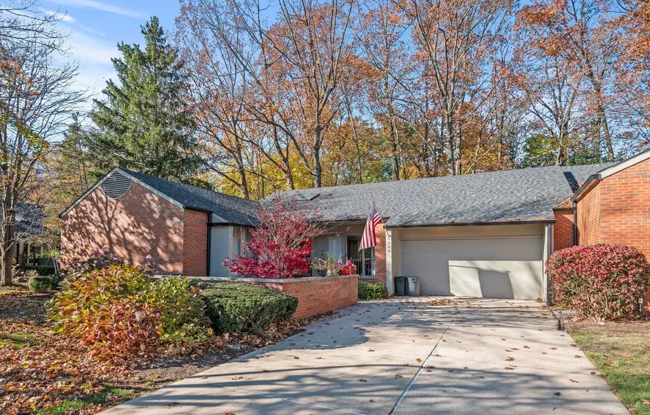 1040 Stratford Place, Bloomfield Hills, MI 48304 2934