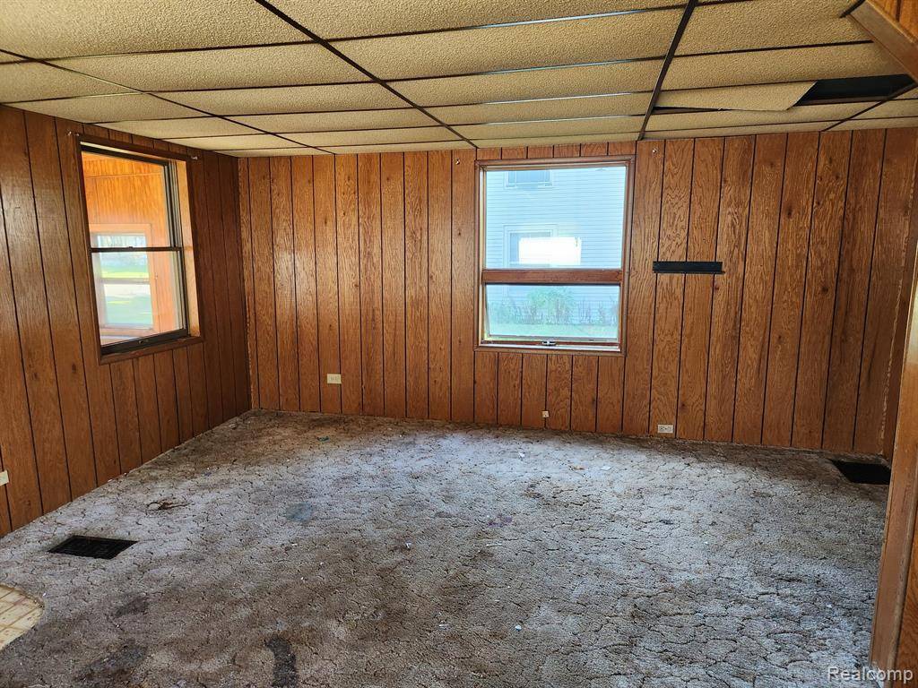Dowagiac, MI 49047 1362,315 MCOMBER Street
